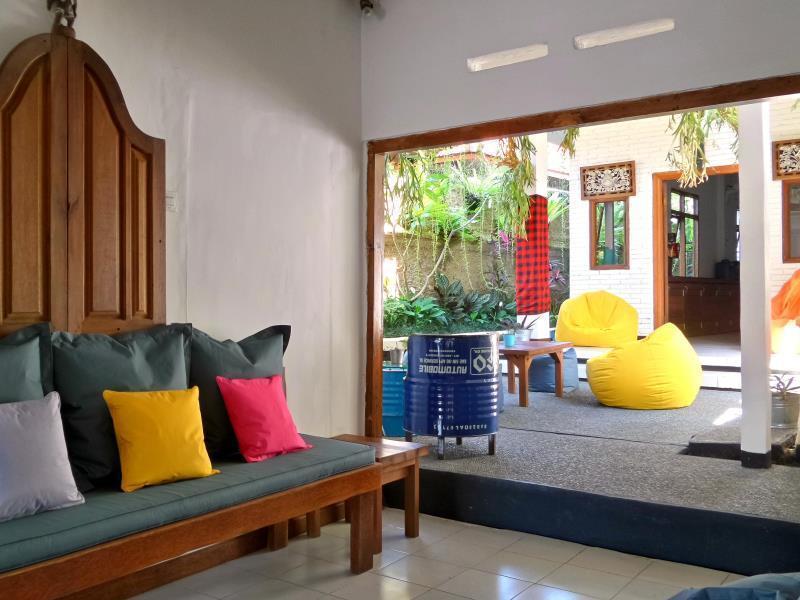 Friendly House Bali Hostel อูบุด ภายนอก รูปภาพ