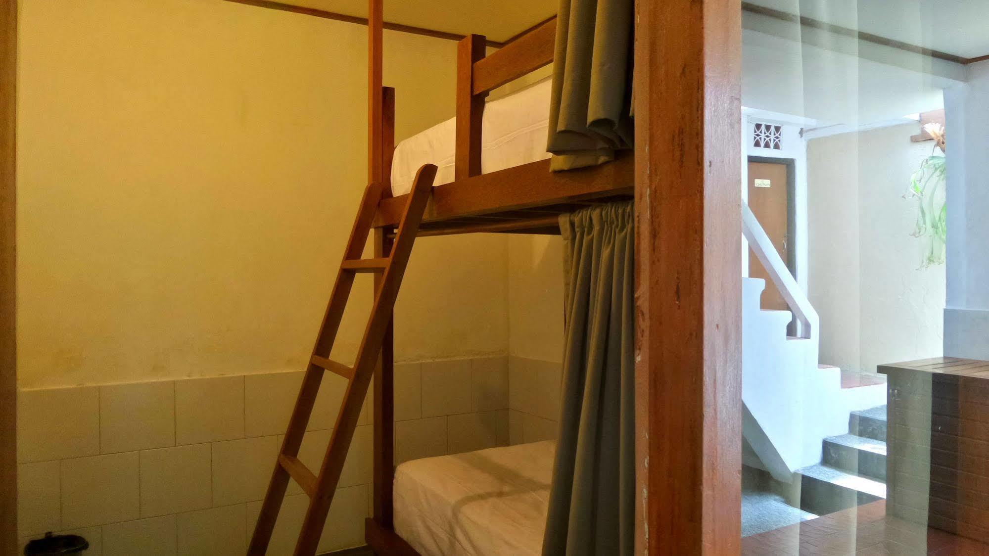 Friendly House Bali Hostel อูบุด ภายนอก รูปภาพ