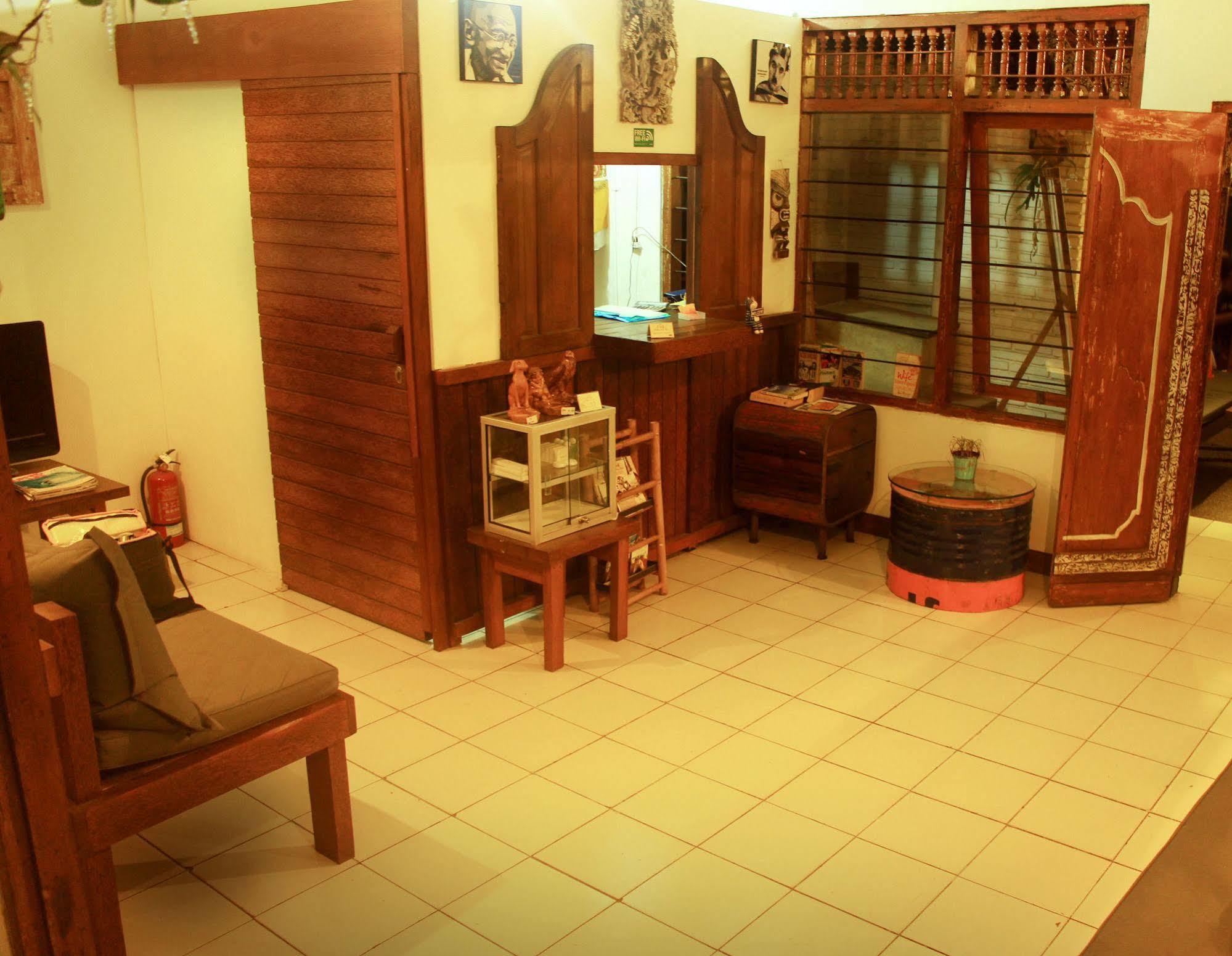 Friendly House Bali Hostel อูบุด ภายนอก รูปภาพ