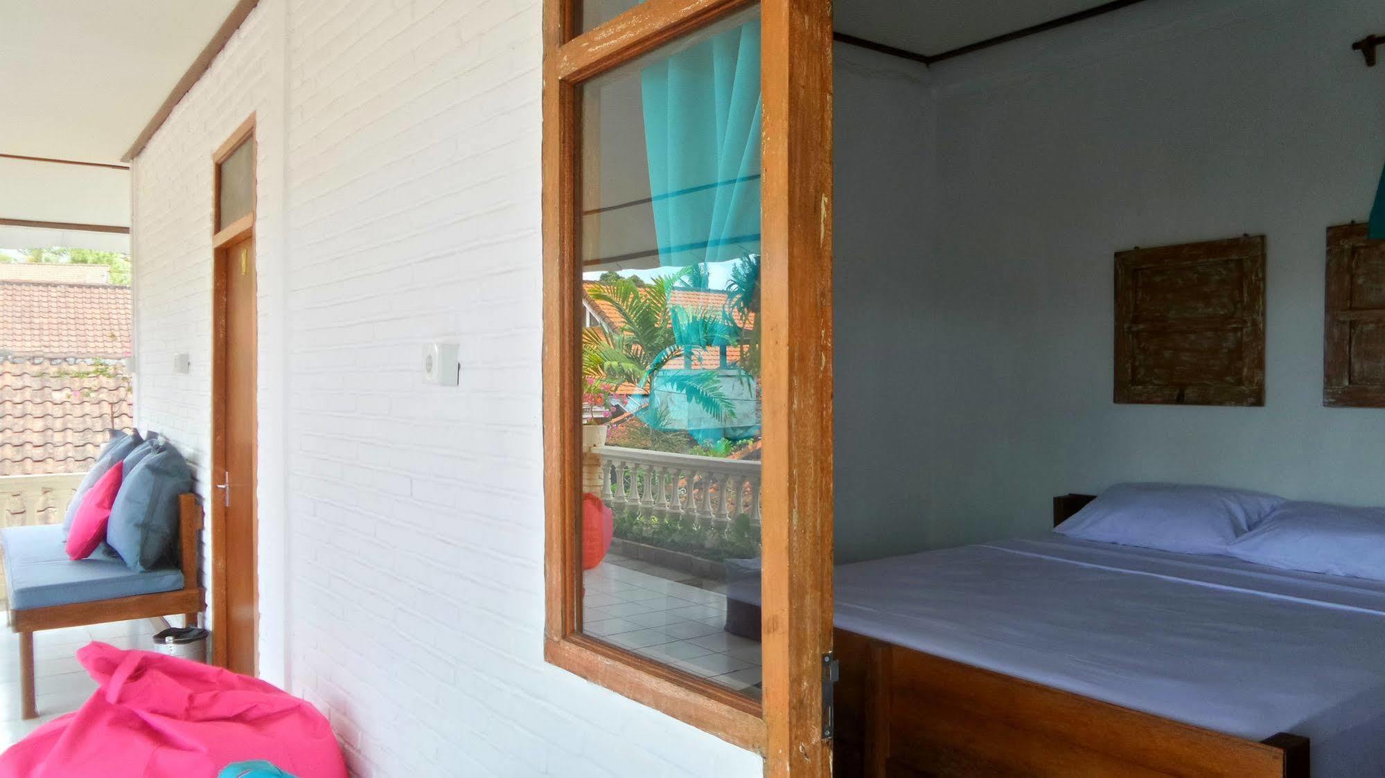Friendly House Bali Hostel อูบุด ภายนอก รูปภาพ