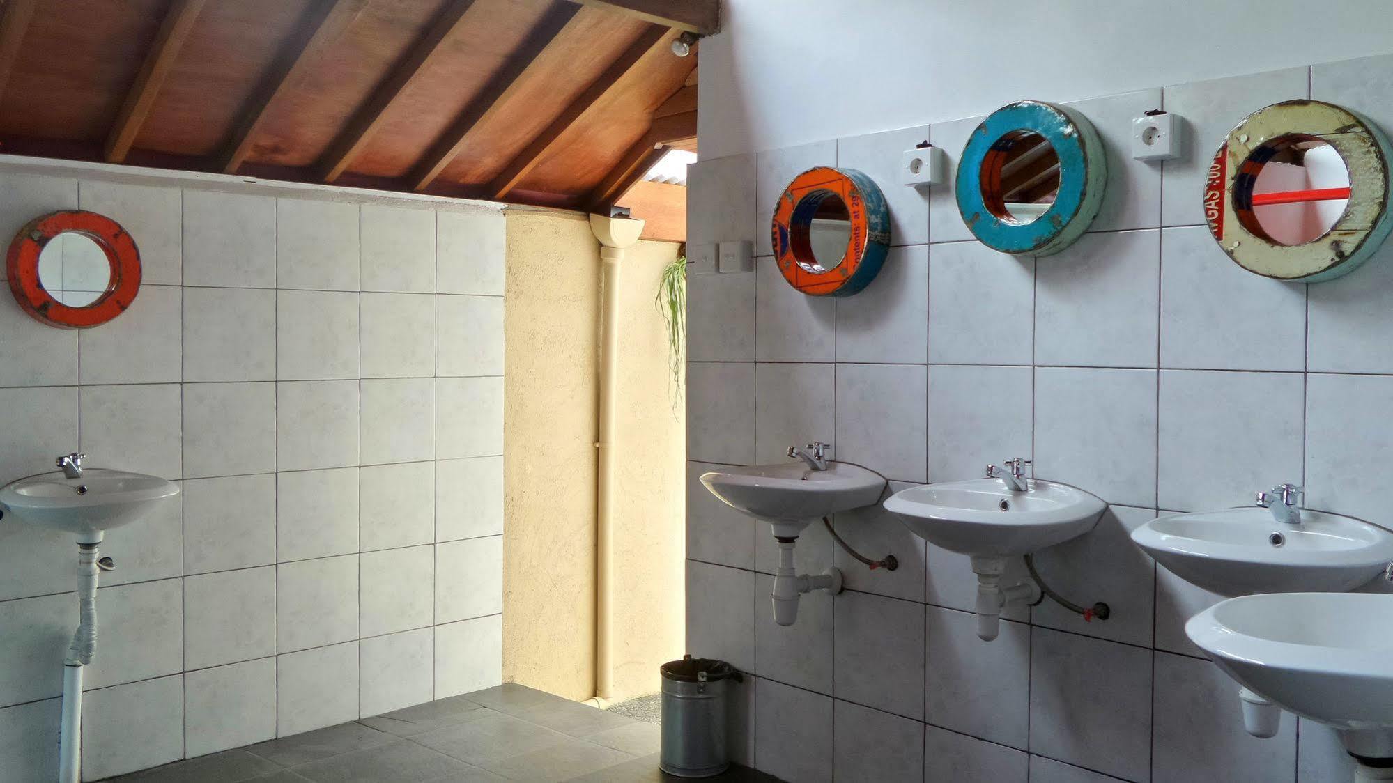 Friendly House Bali Hostel อูบุด ภายนอก รูปภาพ