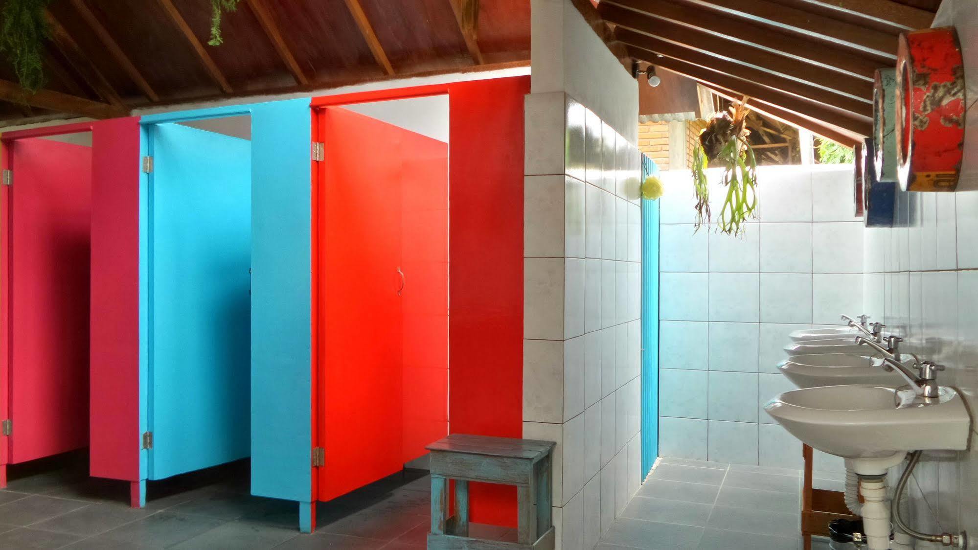 Friendly House Bali Hostel อูบุด ภายนอก รูปภาพ